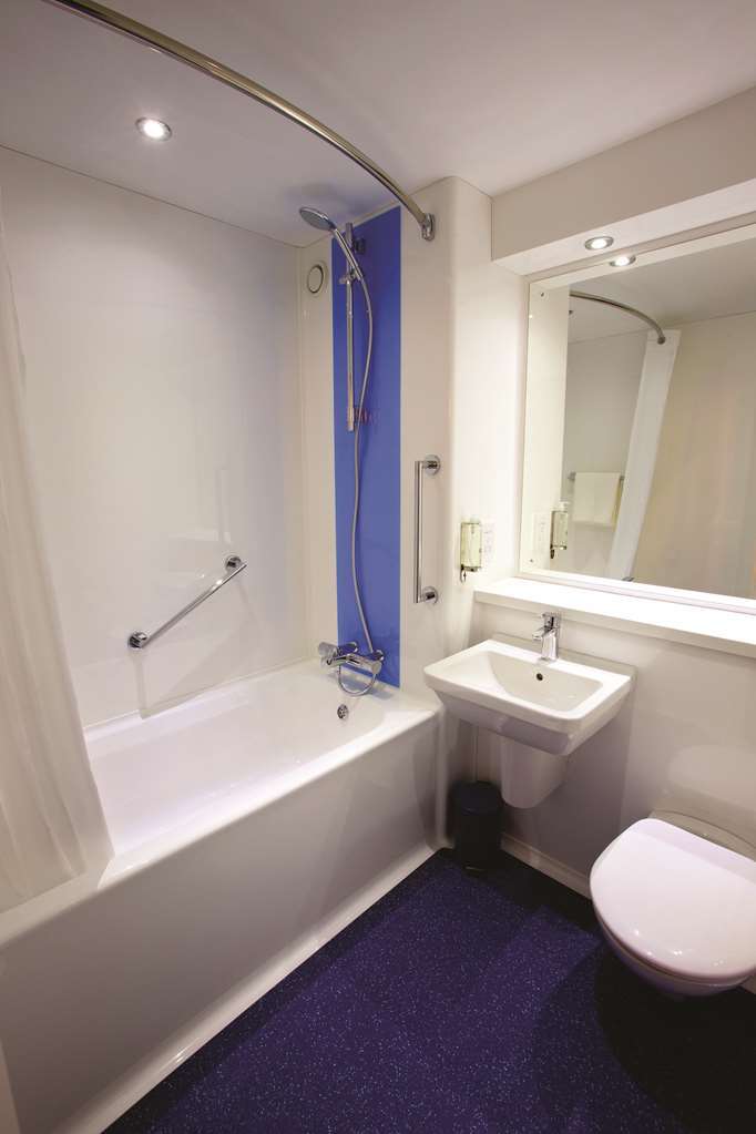 Travelodge Caerphilly Pokoj fotografie
